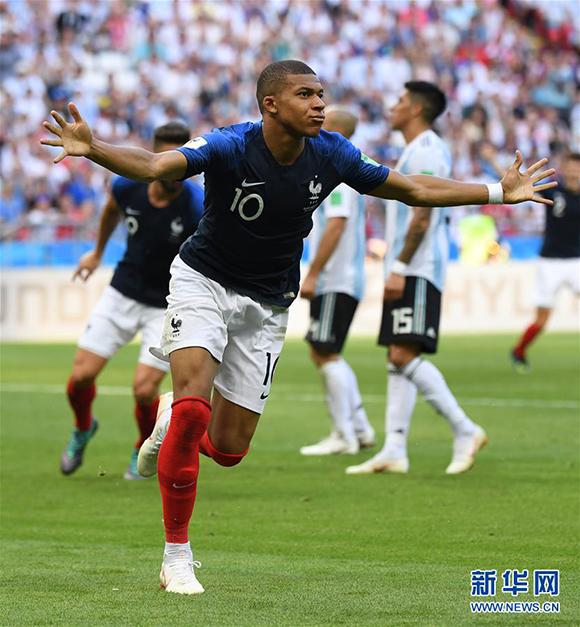 具凝聚力的 具凝聚力的